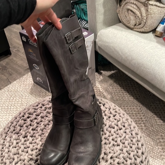 Bare Traps tall boot - Picture 2 of 6